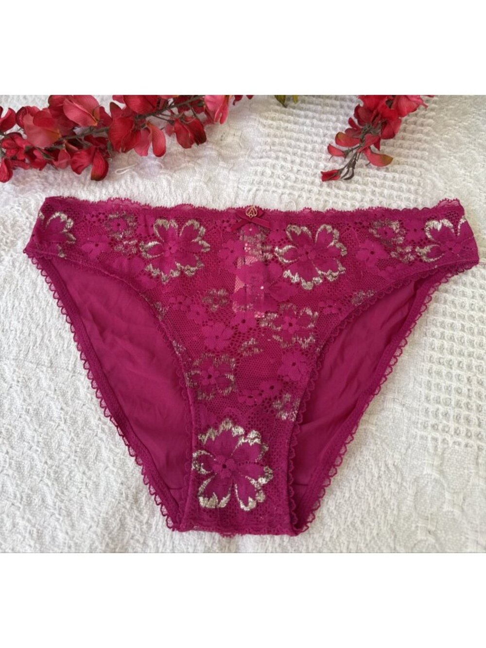 VICTORIA'S SECRET S SMALL PINK SILVER SHIMMER LACE SILKY BIKINI PANTIES NWT